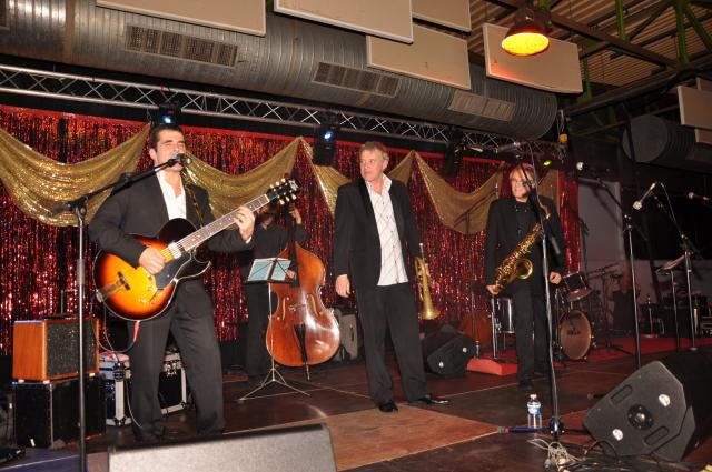 min 2010 11 13 fous swing 103